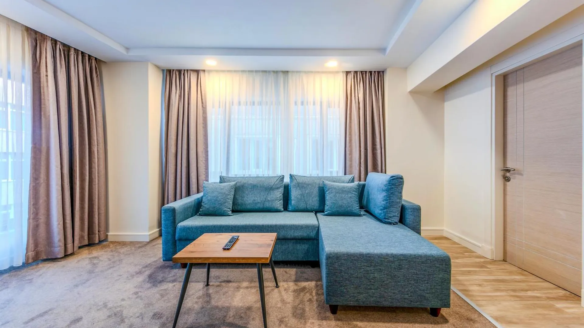 Roys Hotel & Suites Istambul 4*,