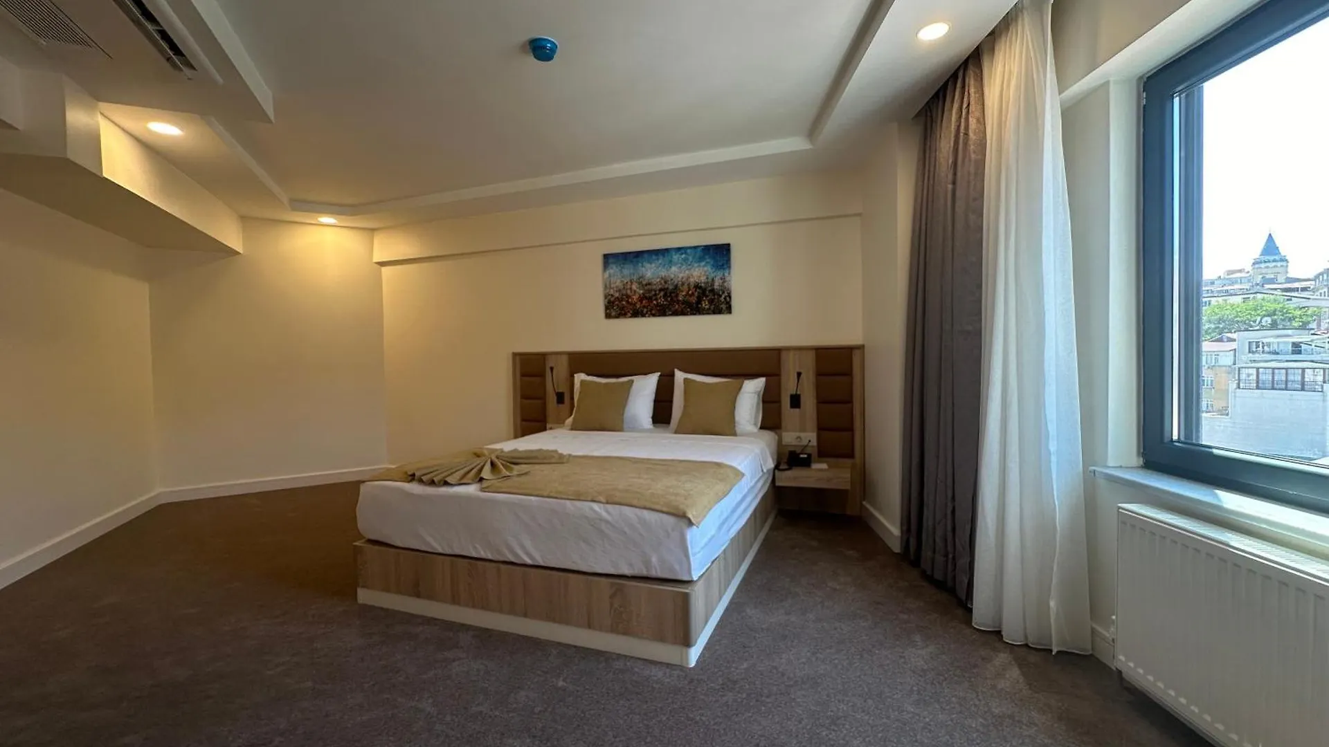 Roys Hotel & Suites Istanbul 4*,