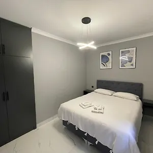 Continental Suite&apartments شقة