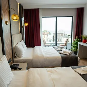 Hotel Linda Port